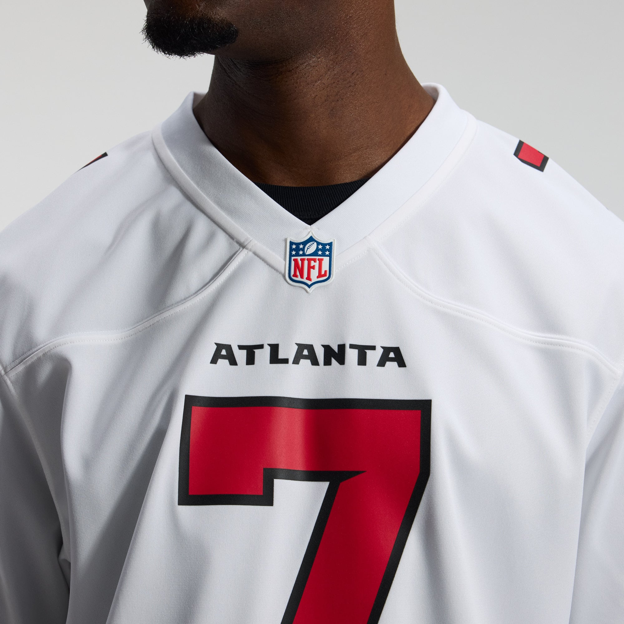 Bijan Robinson Atlanta Falcons Game Jersey - White - Image 9