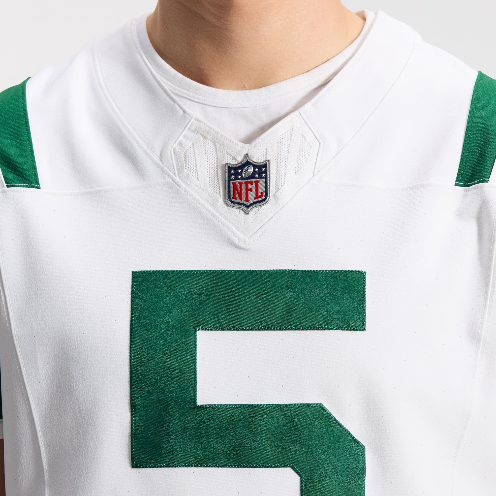 Garrett Wilson New York Jets Classic Alternate Vapor F.U.S.E. Elite Jersey - White - Image 10