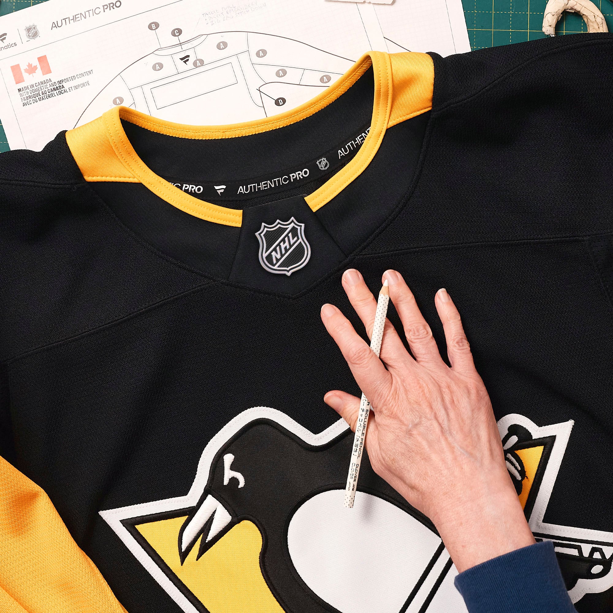 Pittsburgh Penguins Alternate Pro Custom Jersey - Black - Image 7