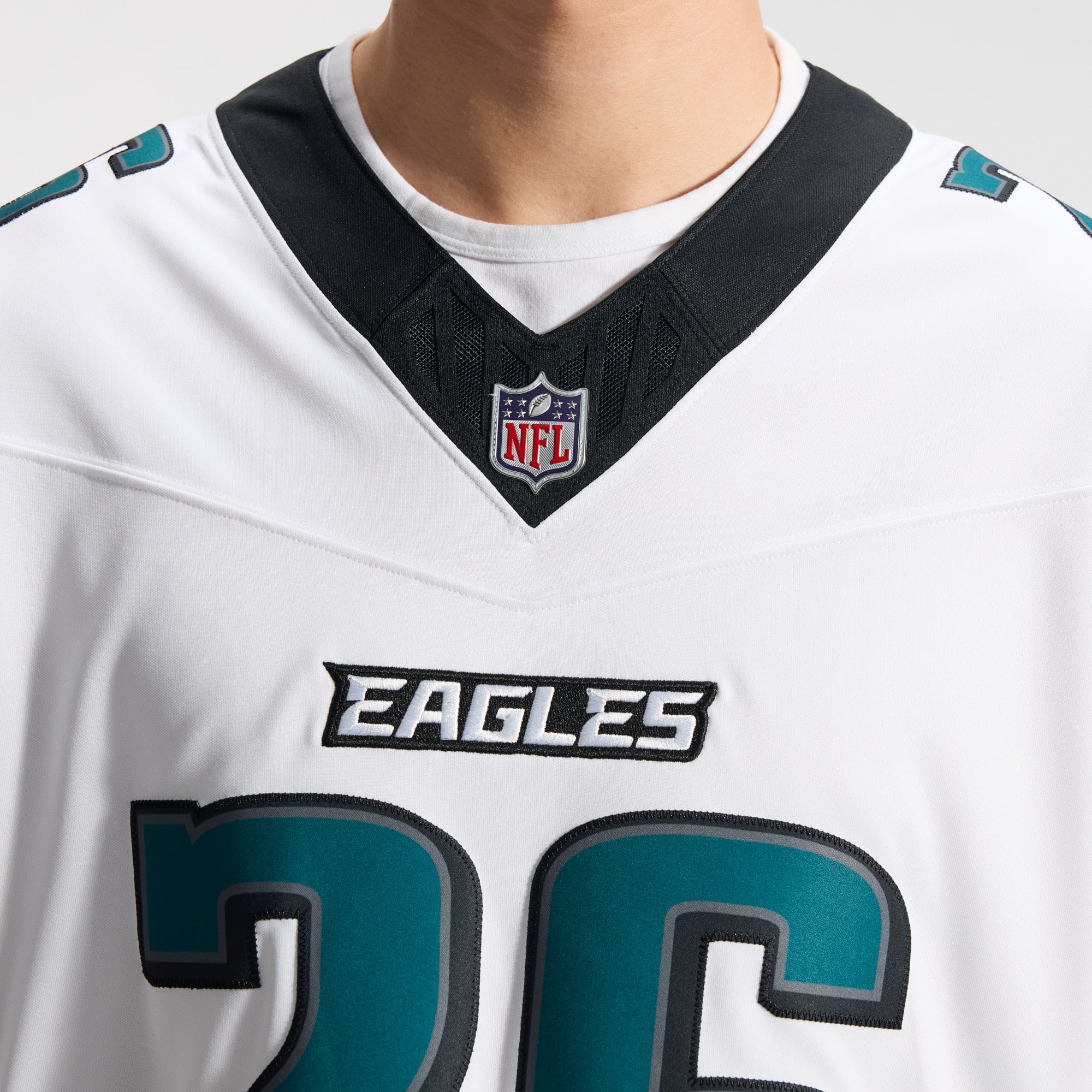 Saquon Barkley Philadelphia Eagles Team Vapor F.U.S.E. Stitched Limited Jersey - White - Image 11