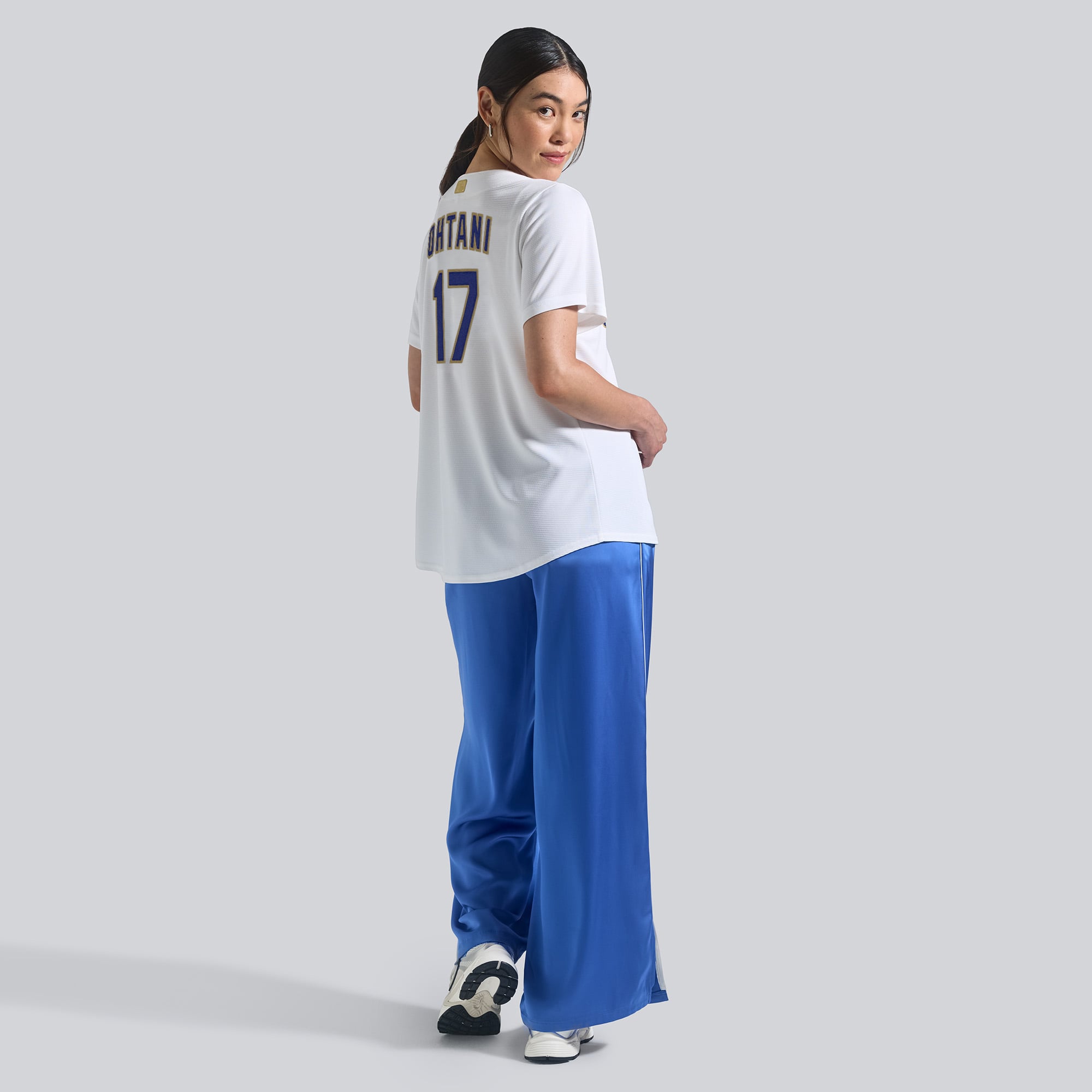 Shohei Ohtani Los Angeles Dodgers Women's 2026 Gold Collection Stadium Jersey - White - Image 5