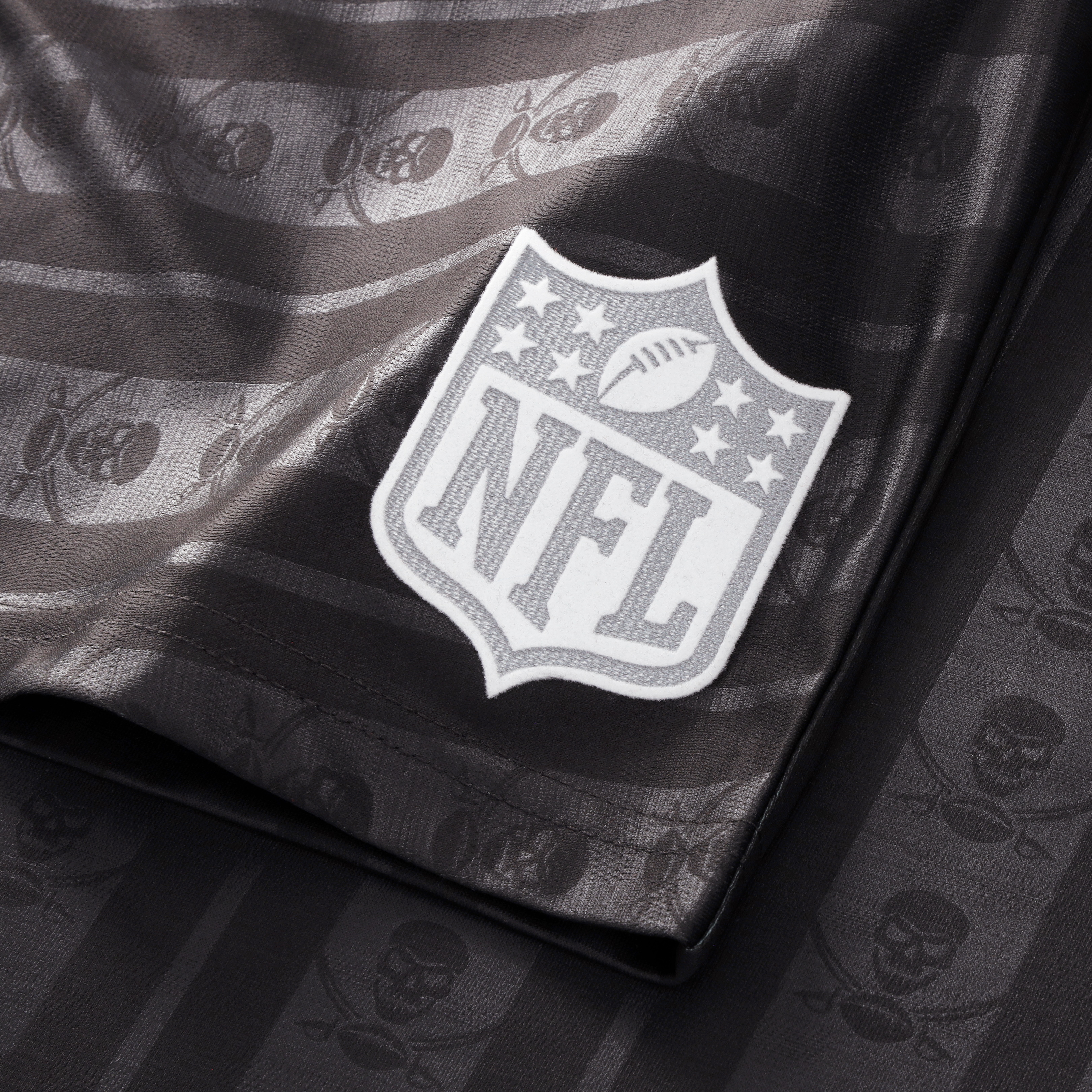 Tampa Bay Buccaneers Youth Football x Football Collared Fan Top - Pewter - Image 9