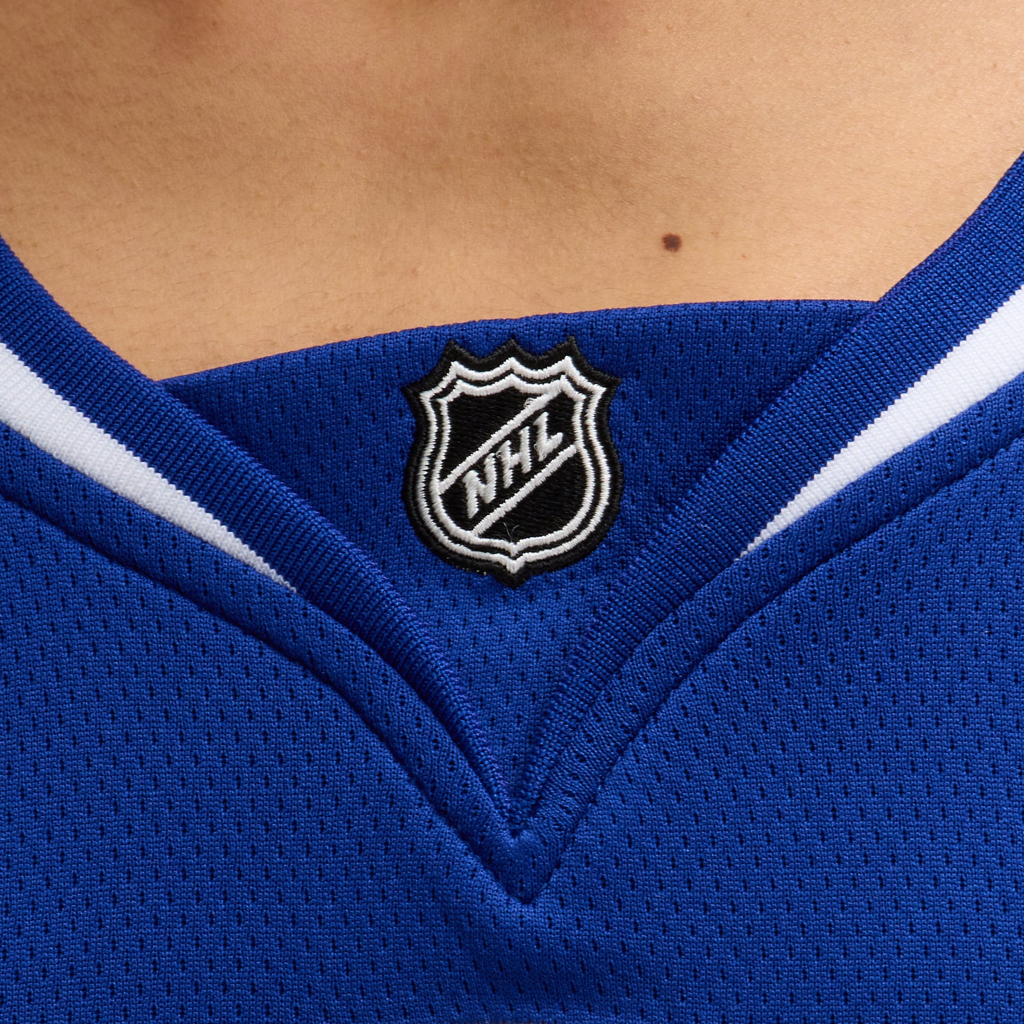 Vancouver Canucks Women's Premier Breakaway Jersey - Blue - Image 8